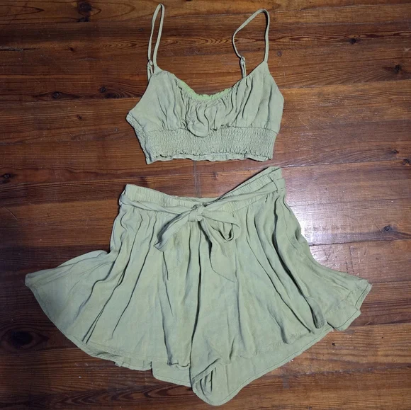 Petal & Pup Sage Green Two-Piece Set - Picture 1 of 3